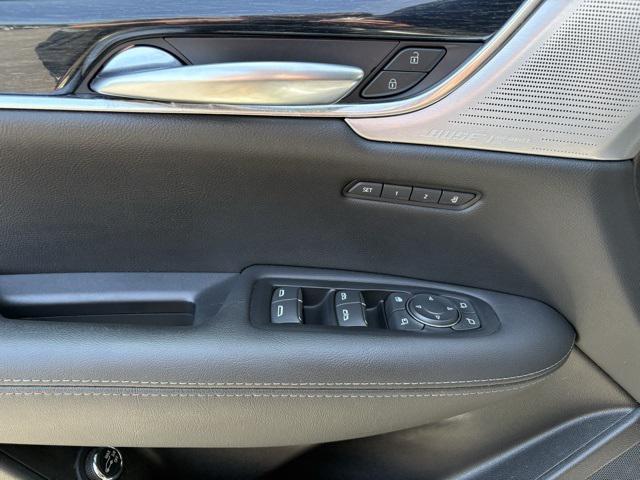 Photo of 2023 Argent Silver Metallic Cadillac XT5