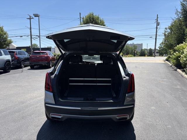 Photo of 2023 Argent Silver Metallic Cadillac XT5