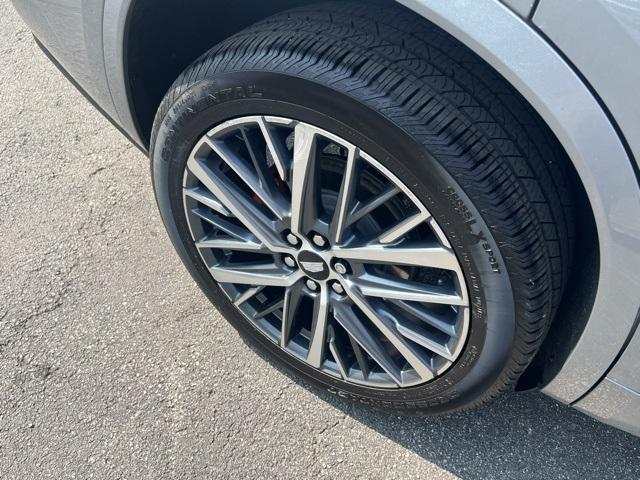 Photo of 2023 Argent Silver Metallic Cadillac XT6