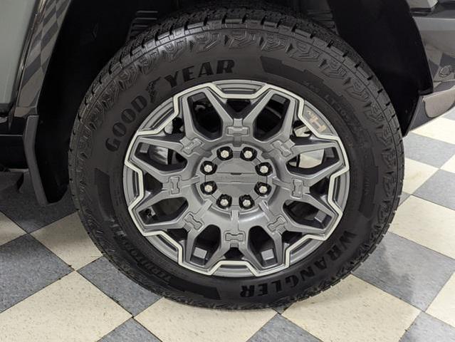 Photo of 2024 Moonshot Green Matte GMC HUMMER EV SUV