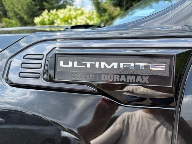 Photo of 2024 Onyx Black GMC Sierra 2500