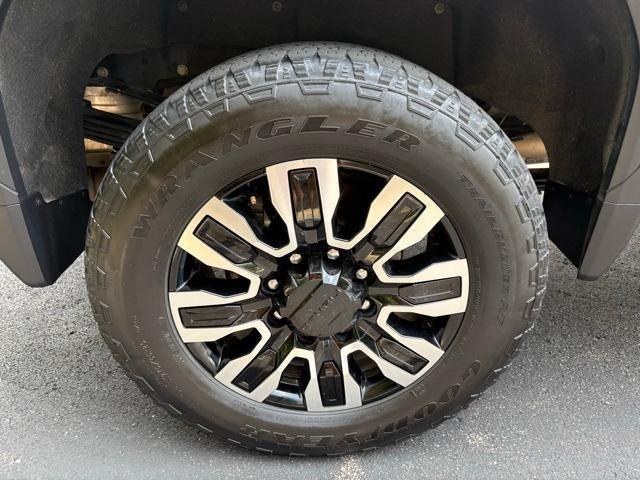 Photo of 2024 Onyx Black GMC Sierra 2500