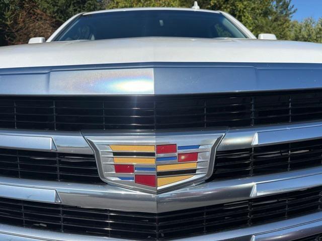 Photo of 2019 Crystal White Tricoat Cadillac Escalade