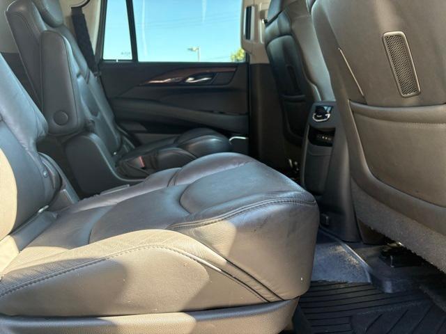 Photo of 2019 Crystal White Tricoat Cadillac Escalade