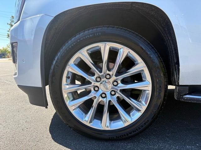 Photo of 2019 Crystal White Tricoat Cadillac Escalade