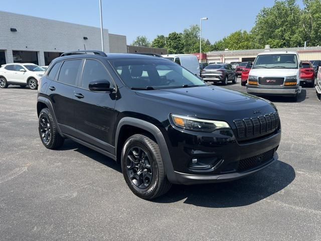 Photo of 2022 Diamond Black Crystal Pearlcoat Jeep Cherokee