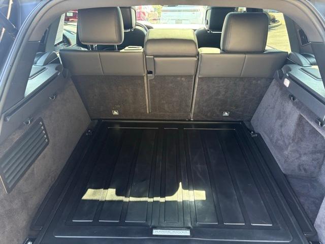 Photo of 2020 Black Land Rover Range Rover Sport