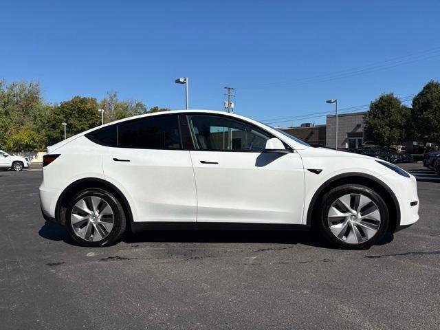 Photo of 2023 Pearl White Multi-Coat Tesla Model Y