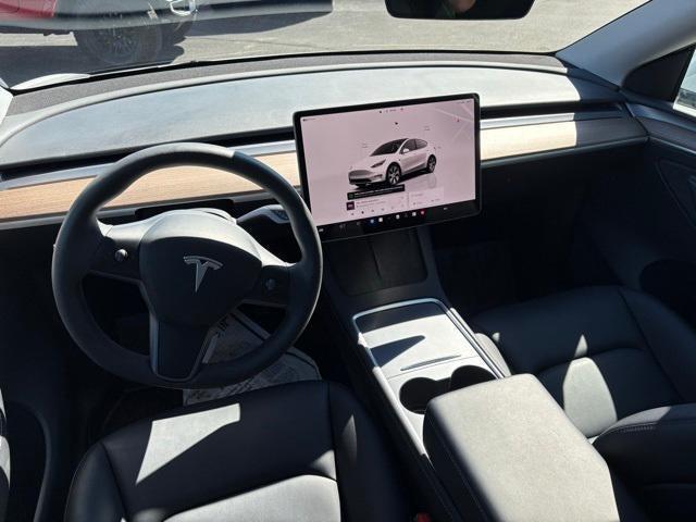 Photo of 2023 Pearl White Multi-Coat Tesla Model Y