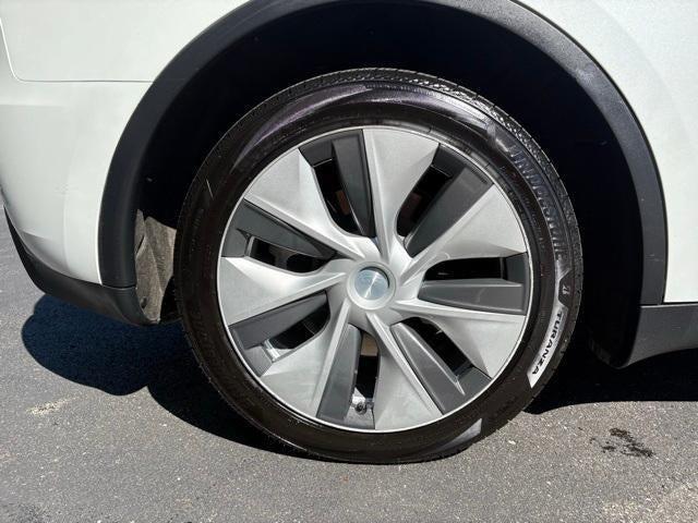 Photo of 2023 Pearl White Multi-Coat Tesla Model Y