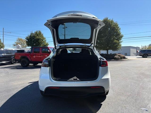 Photo of 2023 Pearl White Multi-Coat Tesla Model Y