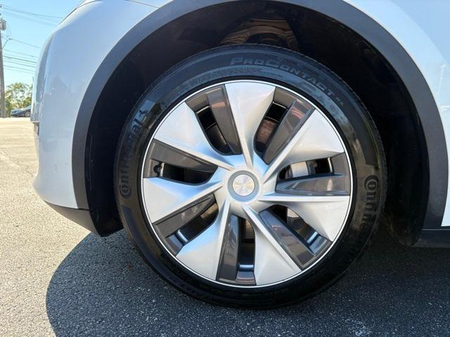 Photo of 2023 Pearl White Multi-Coat Tesla Model Y