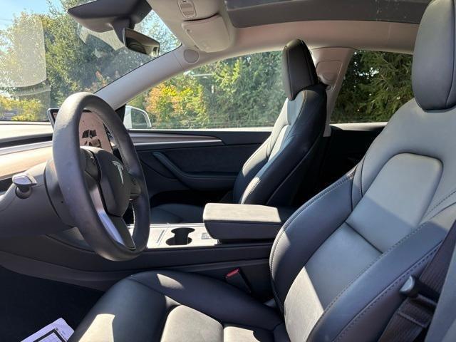 Photo of 2023 Pearl White Multi-Coat Tesla Model Y