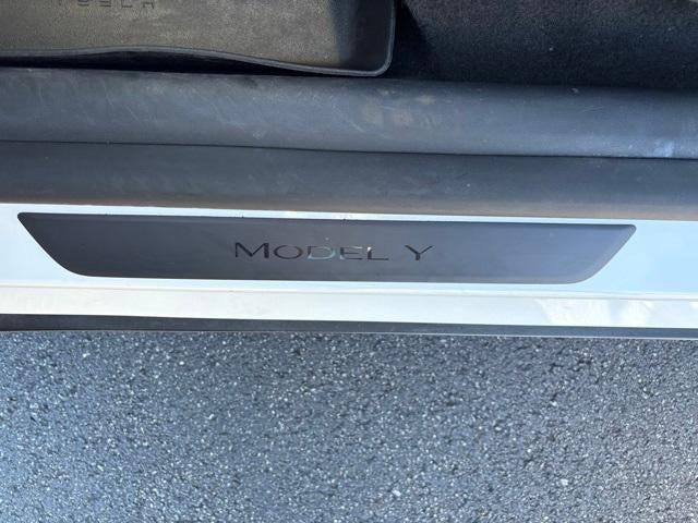 Photo of 2023 Pearl White Multi-Coat Tesla Model Y