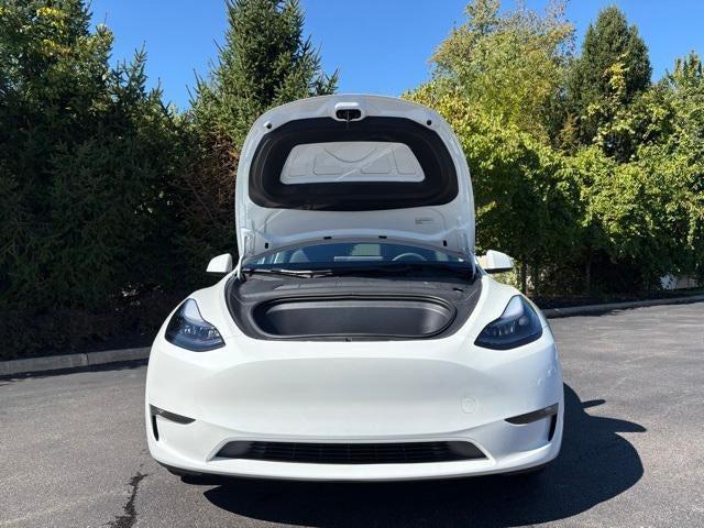 Photo of 2023 Pearl White Multi-Coat Tesla Model Y