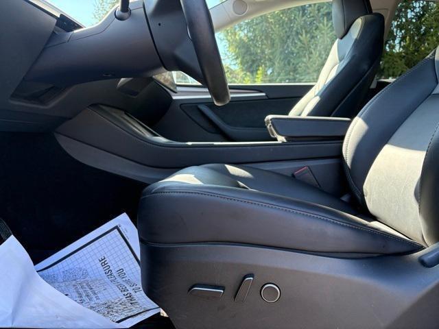 Photo of 2023 Pearl White Multi-Coat Tesla Model Y