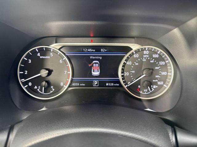 Photo of 2025 Aspen White Nissan Sentra