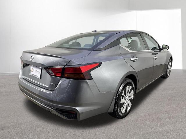 Photo of 2020 Gun Metallic Nissan Altima