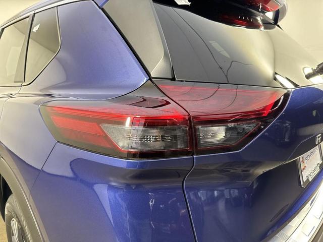 Photo of 2022 Caspian Blue Nissan Rogue
