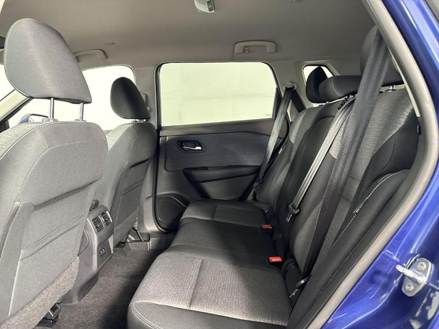 Photo of 2022 Caspian Blue Nissan Rogue