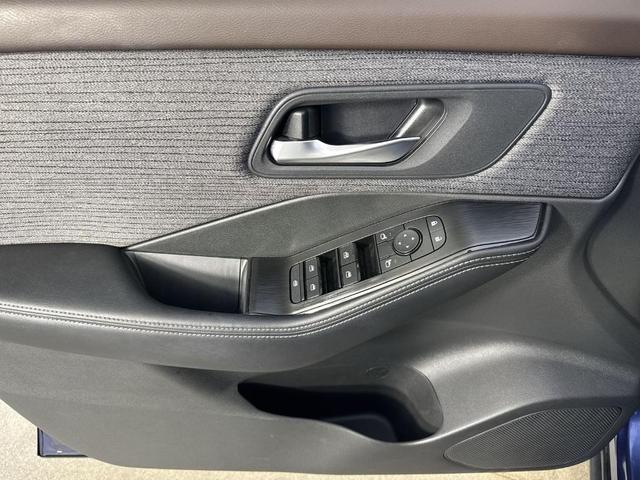 Photo of 2022 Caspian Blue Nissan Rogue