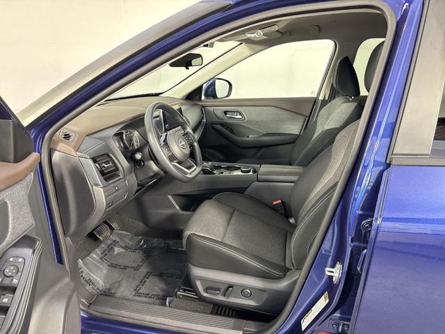 Photo of 2022 Caspian Blue Nissan Rogue
