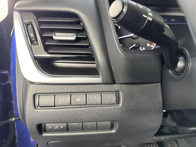 Photo of 2022 Caspian Blue Nissan Rogue