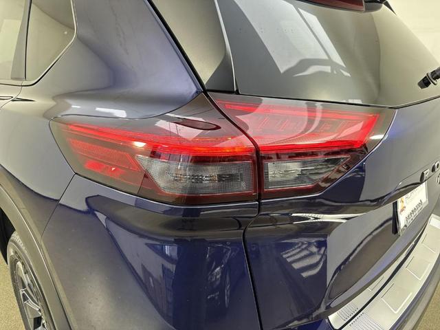 Photo of 2025 Deep Ocean Blue Nissan Rogue