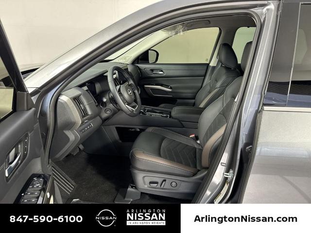 Photo of 2025 Gun Metallic Nissan Pathfinder