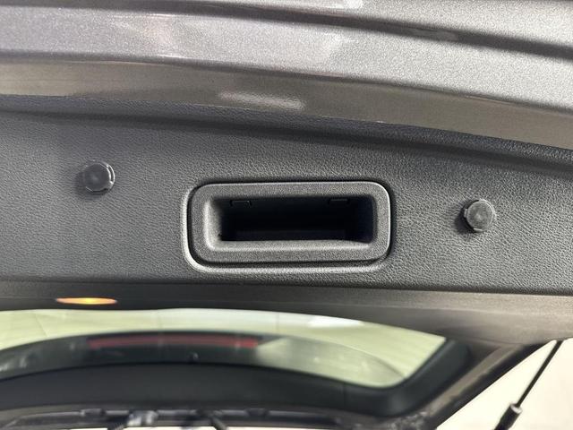 Photo of 2022 Gun Metallic Nissan Pathfinder