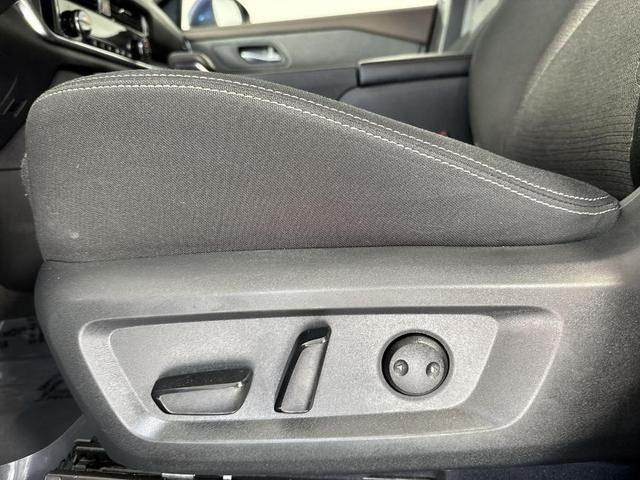Photo of 2022 Caspian Blue Nissan Rogue