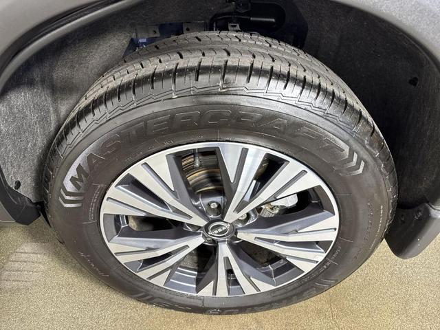 Photo of 2022 Caspian Blue Nissan Rogue