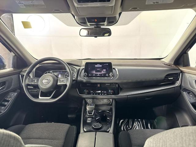 Photo of 2022 Caspian Blue Nissan Rogue