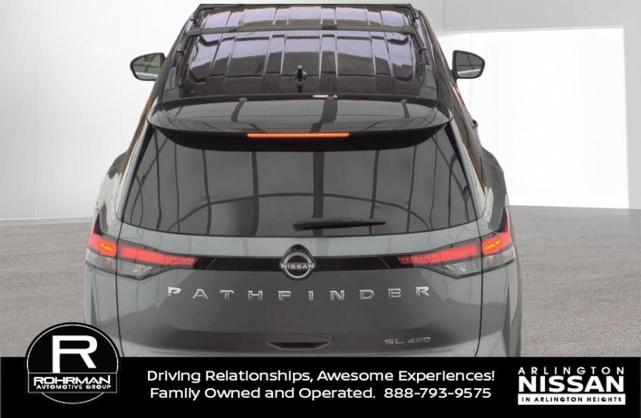 Photo of 2022 Gun Metallic / Super Black Nissan Pathfinder