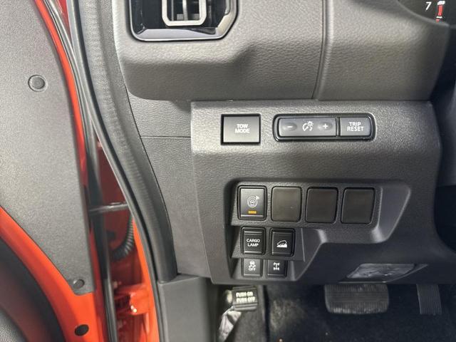 Photo of 2025 Afterburn Orang Nissan Frontier
