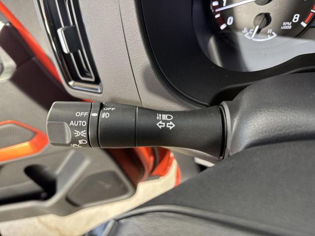Photo of 2025 Afterburn Orang Nissan Frontier