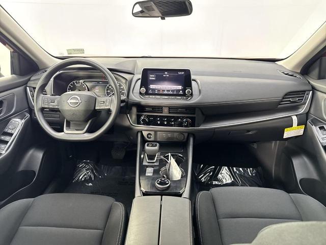 Photo of 2025 Scarlet Ember Nissan Rogue