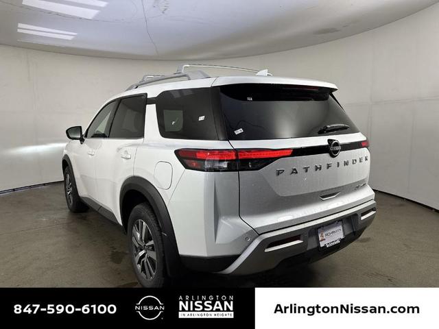 Photo of 2025 Everest White P Nissan Pathfinder