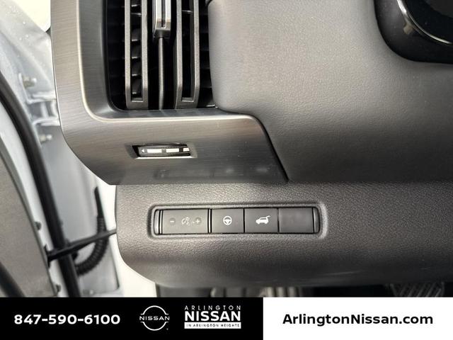 Photo of 2025 Everest White P Nissan Pathfinder