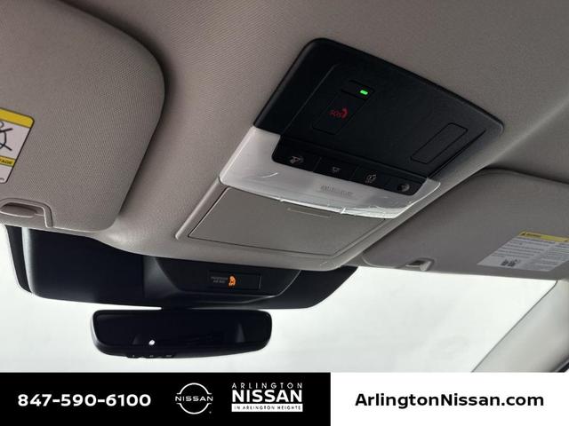 Photo of 2025 Everest White P Nissan Pathfinder