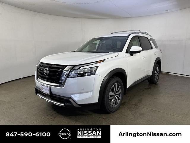 Photo of 2025 Everest White P Nissan Pathfinder