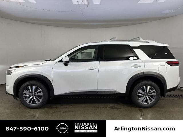 Photo of 2025 Everest White P Nissan Pathfinder