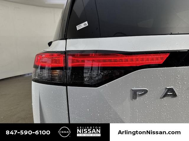 Photo of 2025 Everest White P Nissan Pathfinder