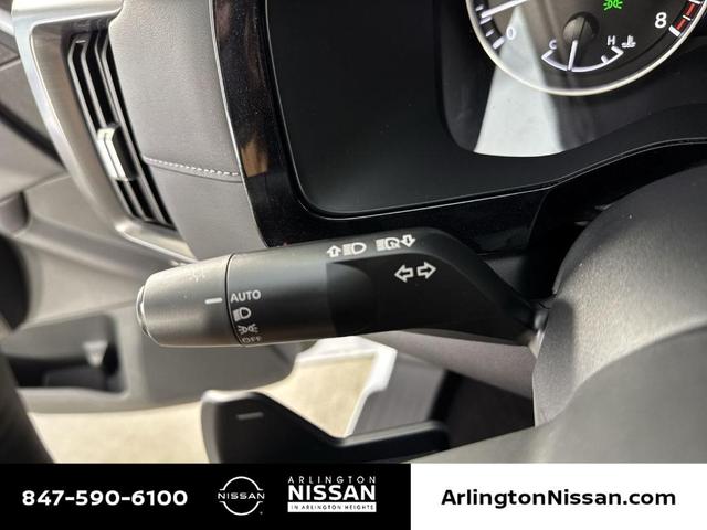 Photo of 2025 Everest White P Nissan Pathfinder
