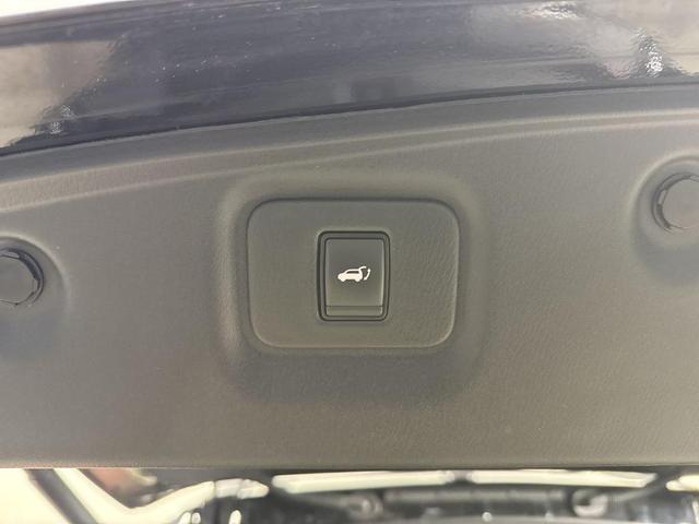 Photo of 2020 Magnetic Black Nissan Pathfinder