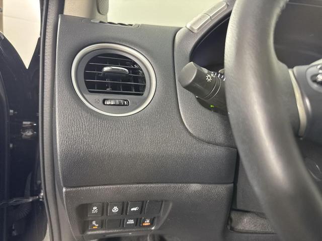 Photo of 2020 Magnetic Black Nissan Pathfinder
