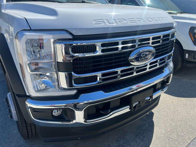 Photo of 2025 Oxford White Ford F-450