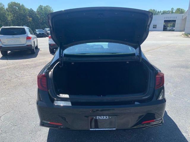 Photo of 2022 Phantom Black Hyundai SONATA