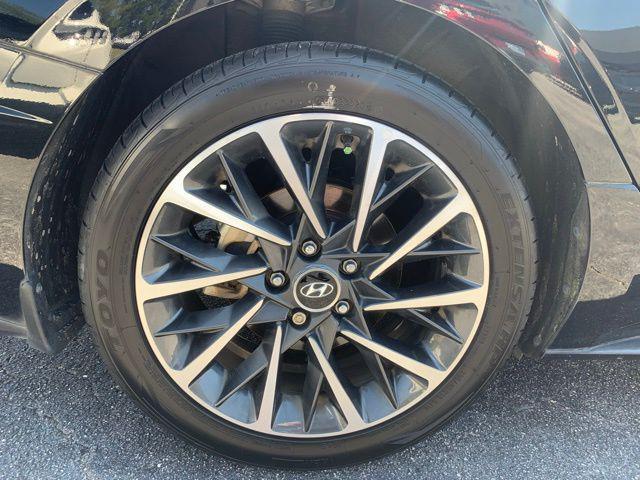 Photo of 2022 Phantom Black Hyundai SONATA