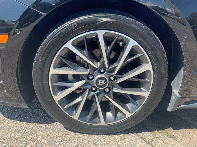 Photo of 2022 Phantom Black Hyundai SONATA